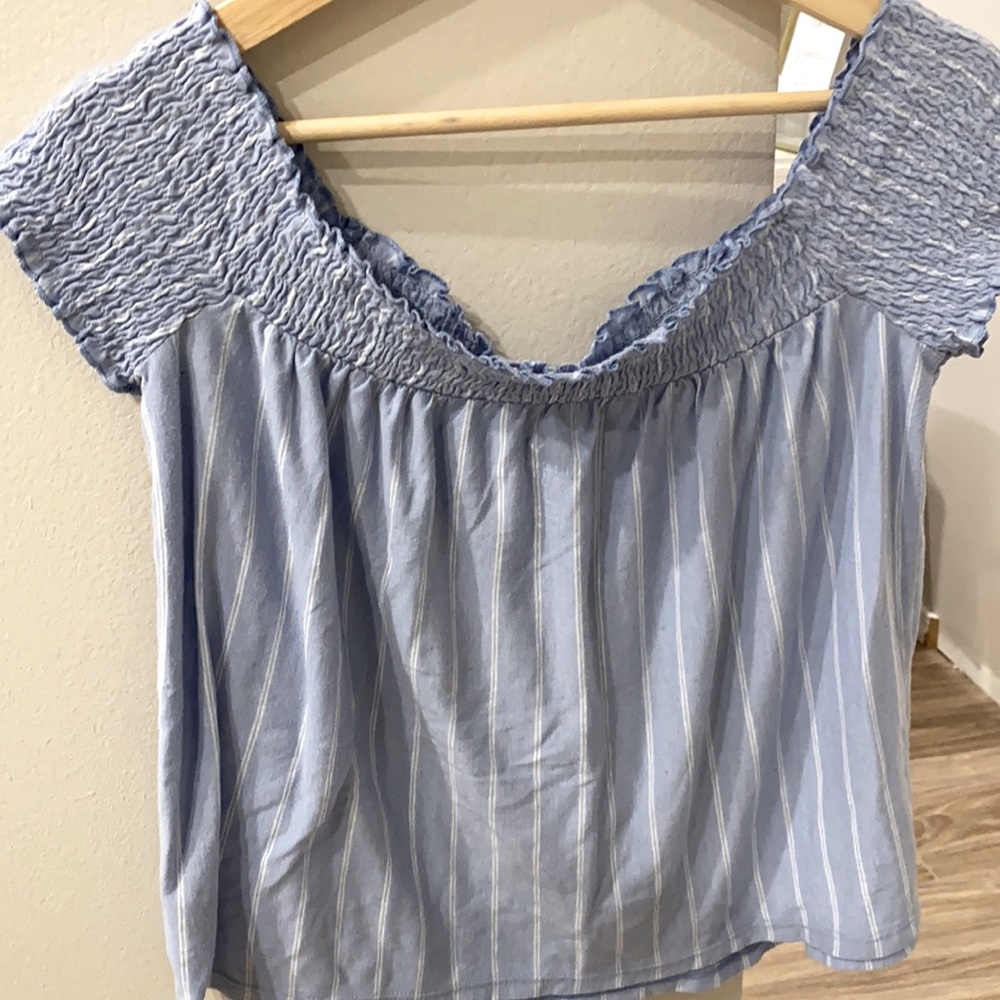 Off-the-shoulder top